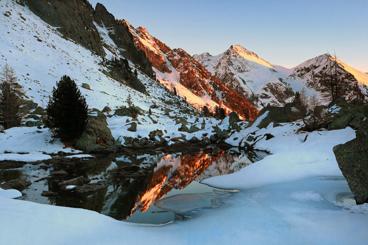 Riflessi Lago delle Sagnes .jpg